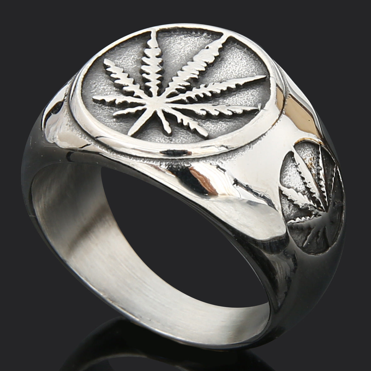 Men's Retro Leaf Titanium Steel Ring